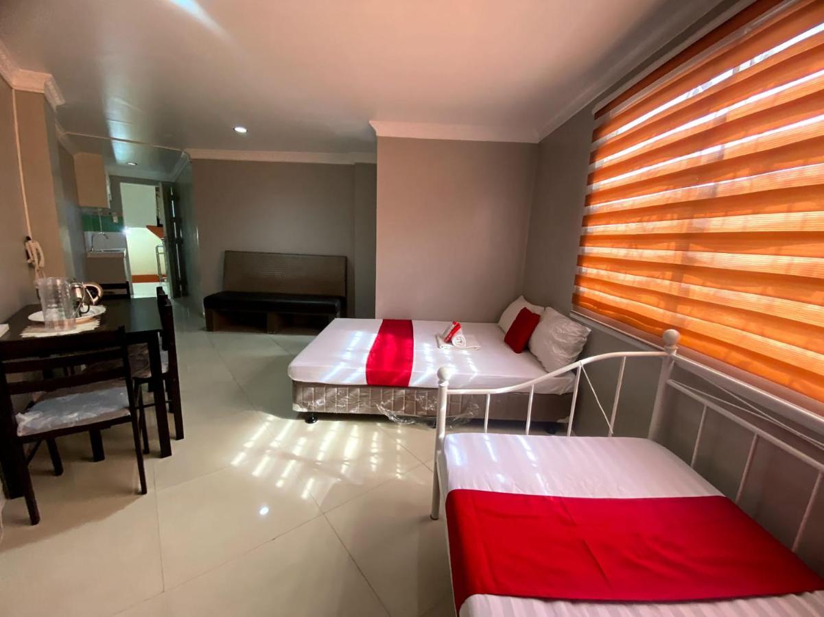 Oyo 104 Manila Venetian Hotel Екстериор снимка