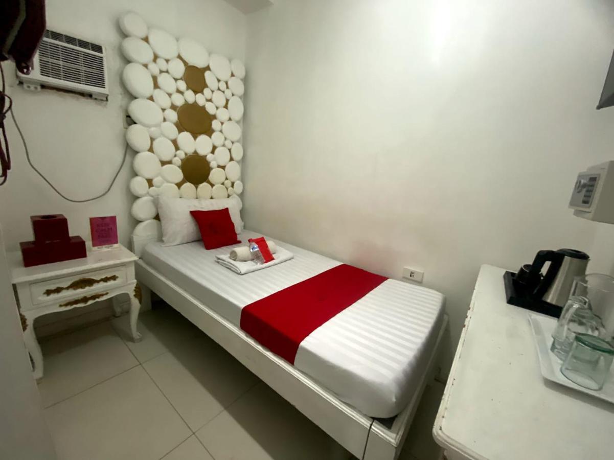 Oyo 104 Manila Venetian Hotel Екстериор снимка