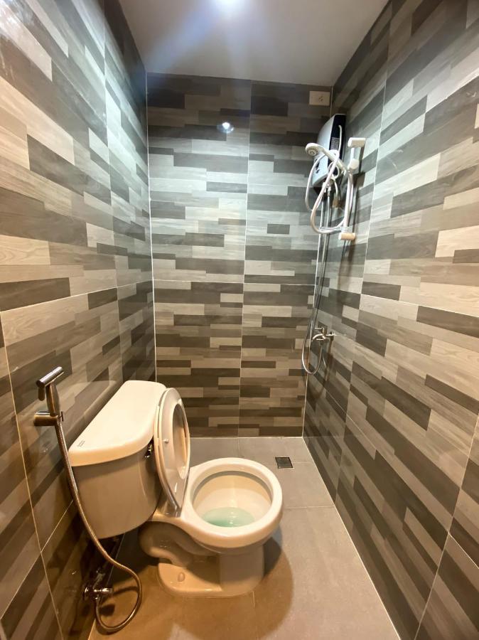 Oyo 104 Manila Venetian Hotel Екстериор снимка