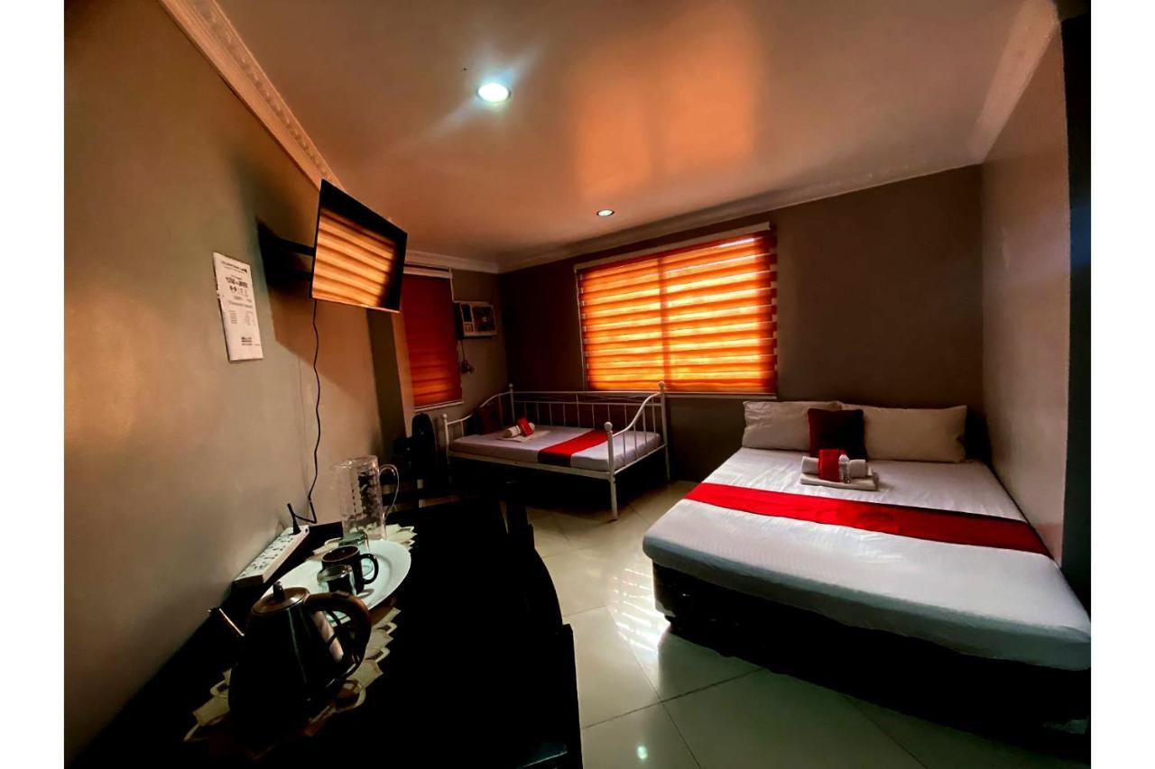 Oyo 104 Manila Venetian Hotel Екстериор снимка